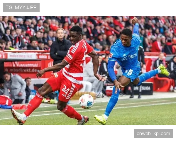 柏林联合vs勒沃库森：赫迪拉挑射破门，希克90分钟错失绝平