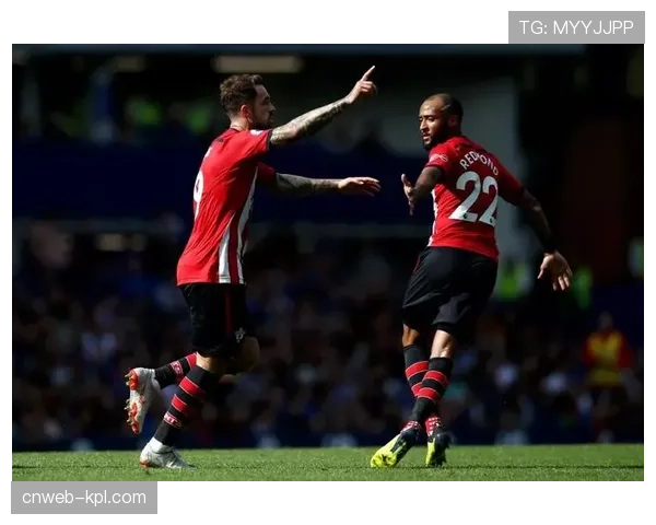 评论:付费墙与版权碎片化——英超海外转播新策略是否在透支球迷热情? 评论:付费墙与版权碎片化——英超海外转播新策略是否在透支球迷热情?